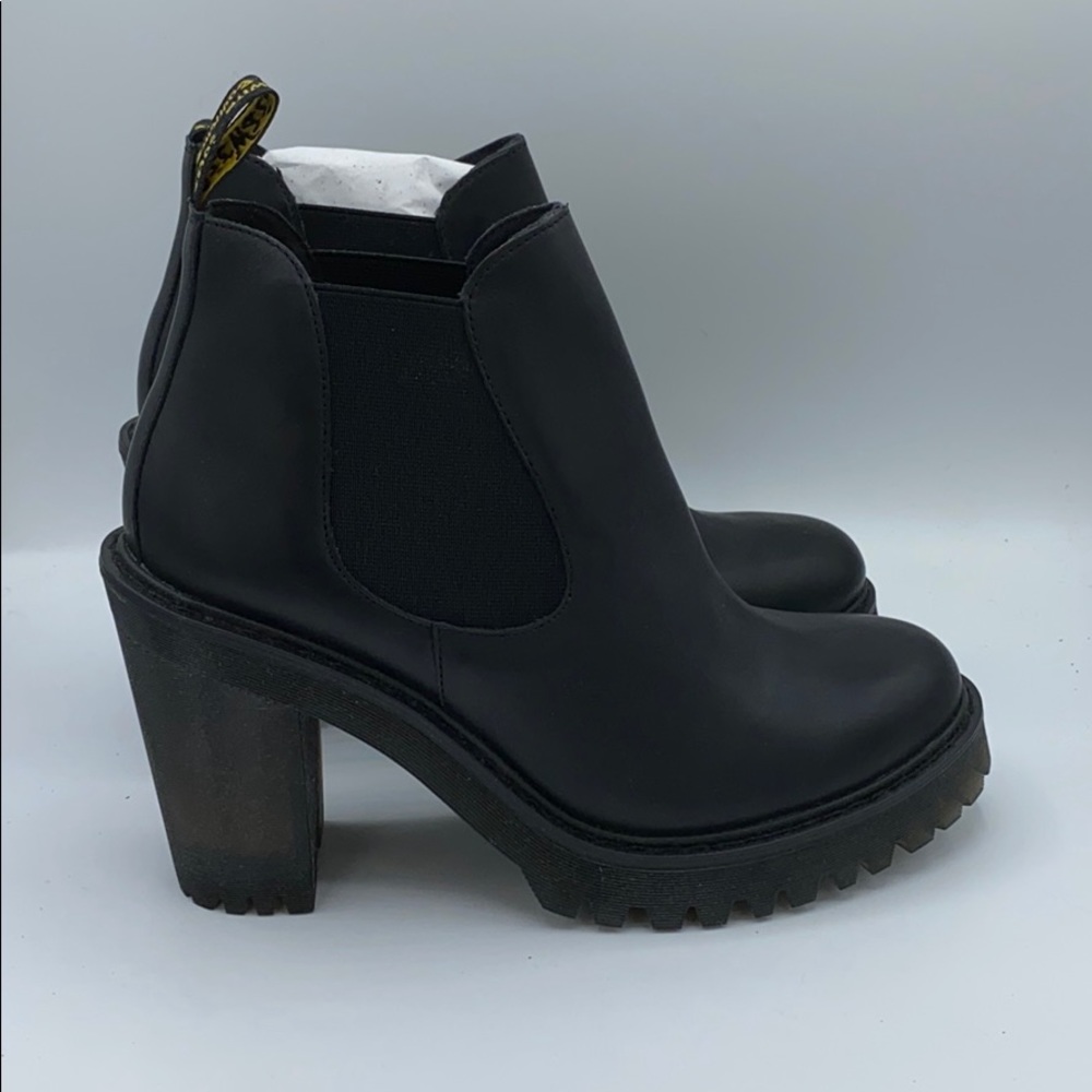 Dr. Martens Hurston Black